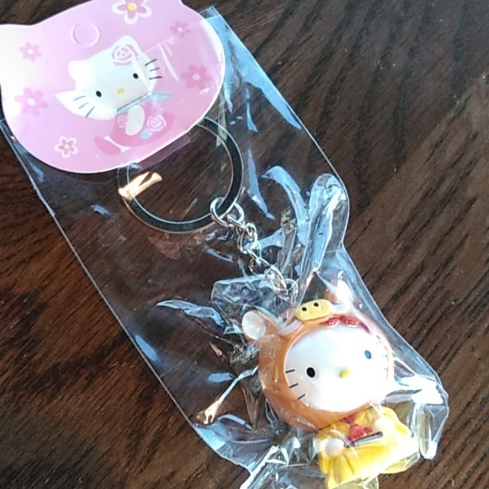 Hello Kitty Key Chain 💗 - Picture 2 of 2